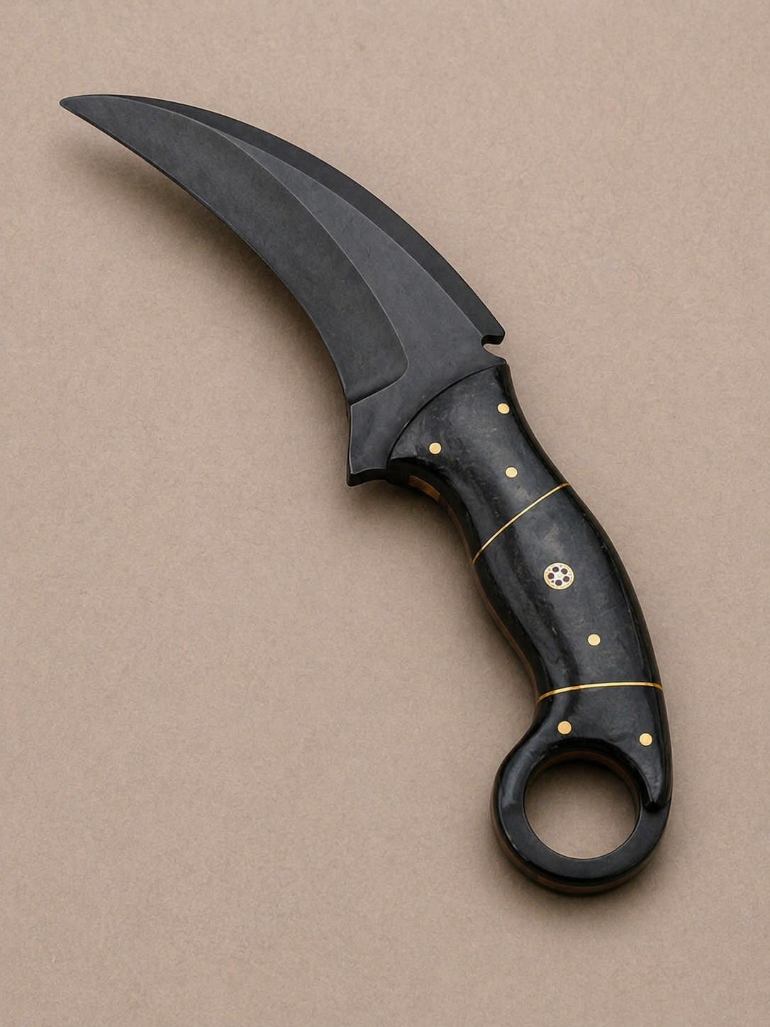 Karambit knife with mosaic pin